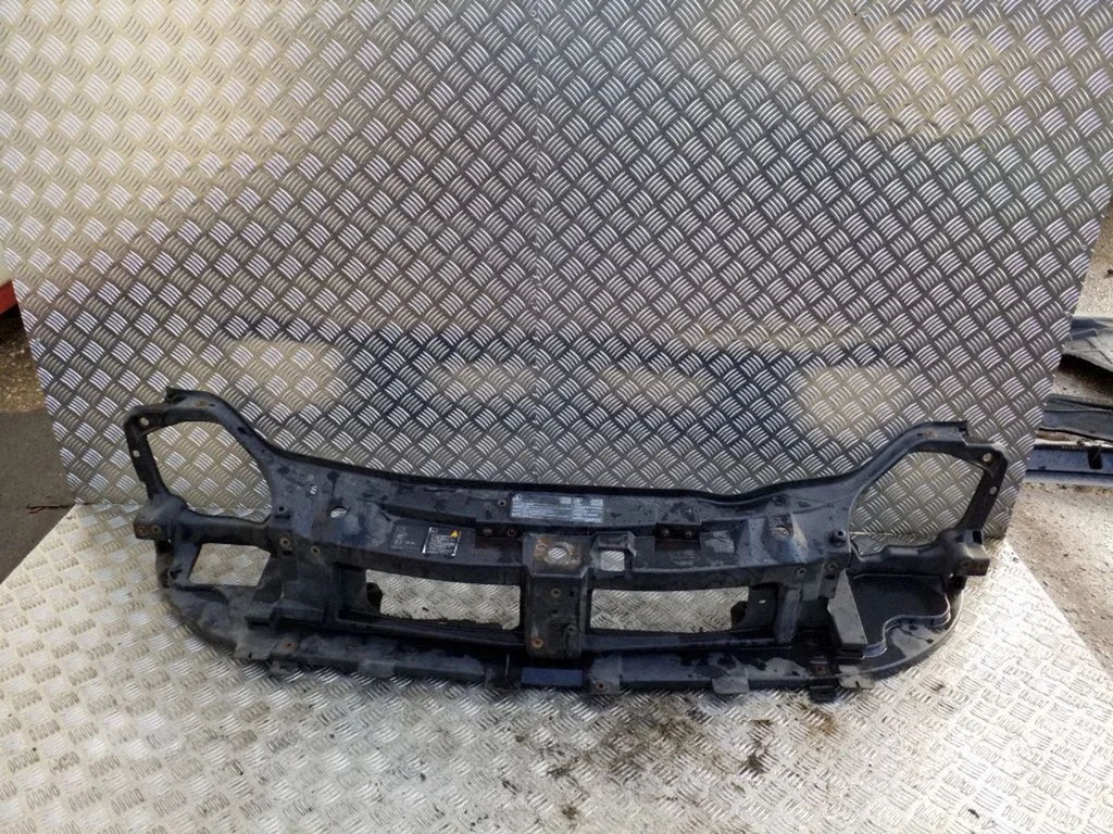 Radiaatori tugipaneeli ülaosa – Renault Trafic II (X83) (2001-2014)