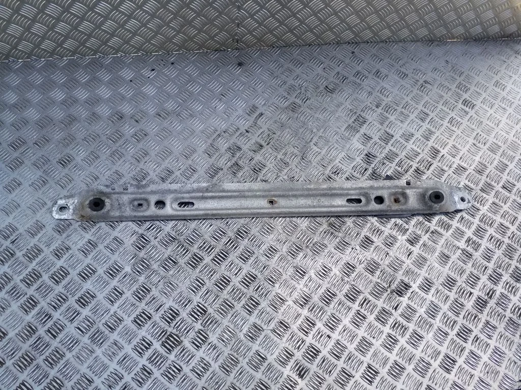 Radiatoru paneļa apakšējā daļa