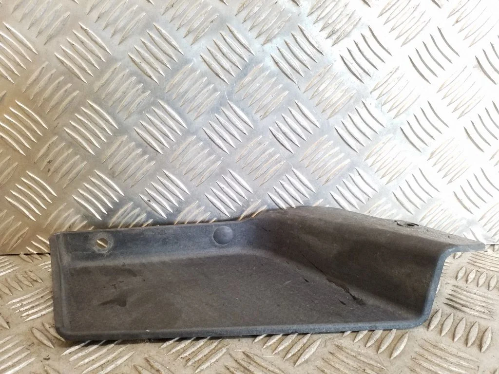 Fender trim (molding) 84111D9001