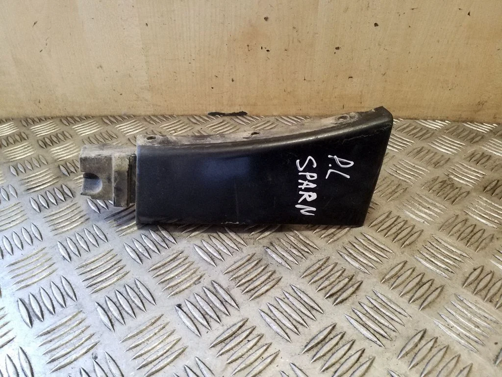Fender trim (molding) – front left