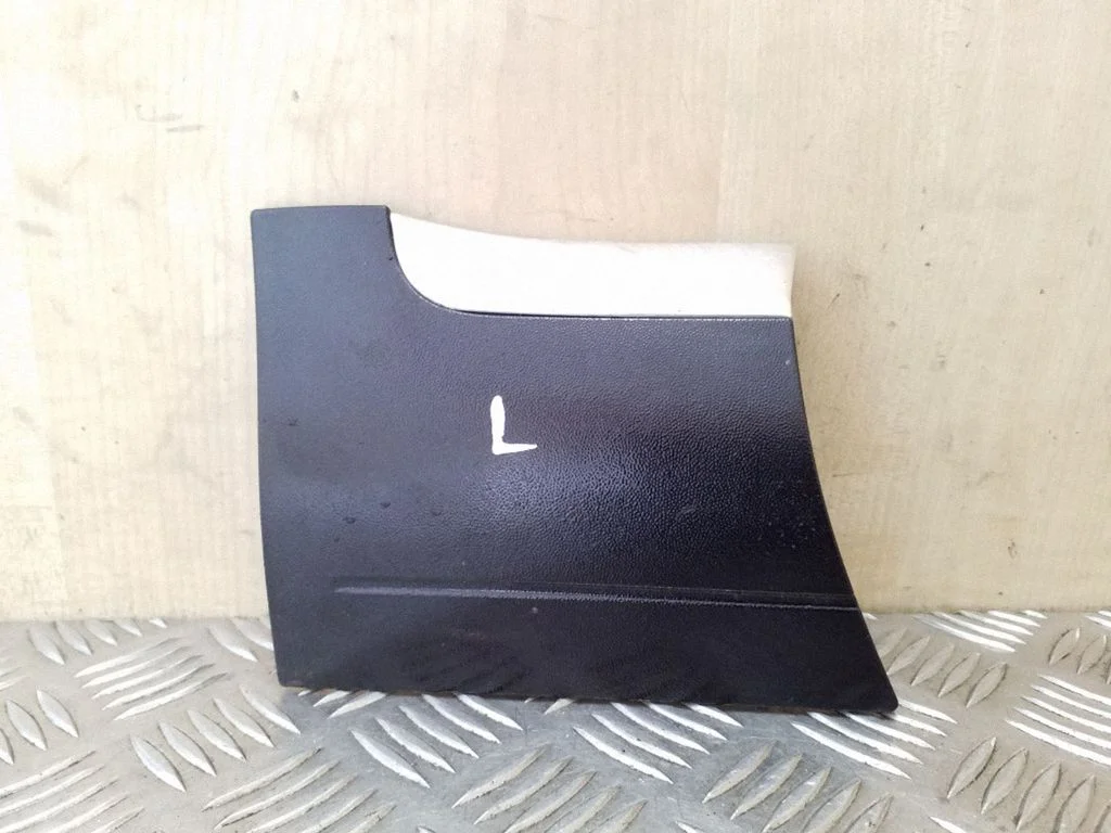 Fender trim (molding) 7L6854959A
