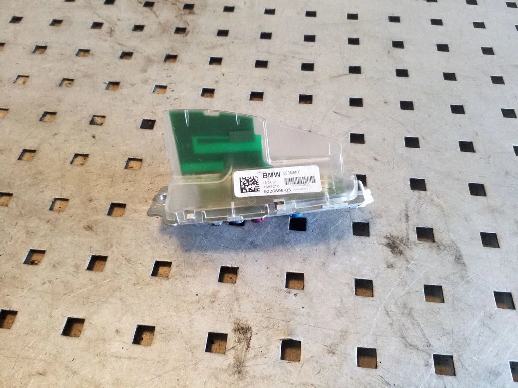 Antenn (GPS-antenn) – BMW 3-seeria F30 F35 F31 (2012-2018)