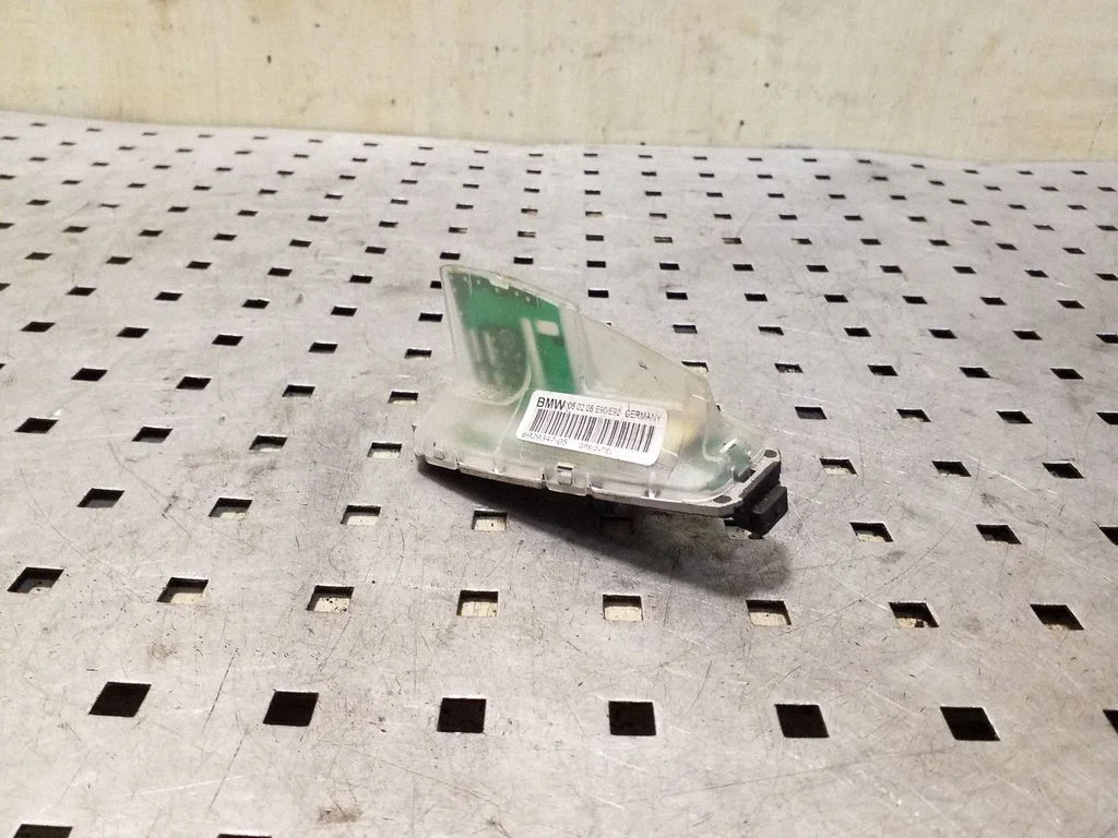Aerial GPS antenna 692934705