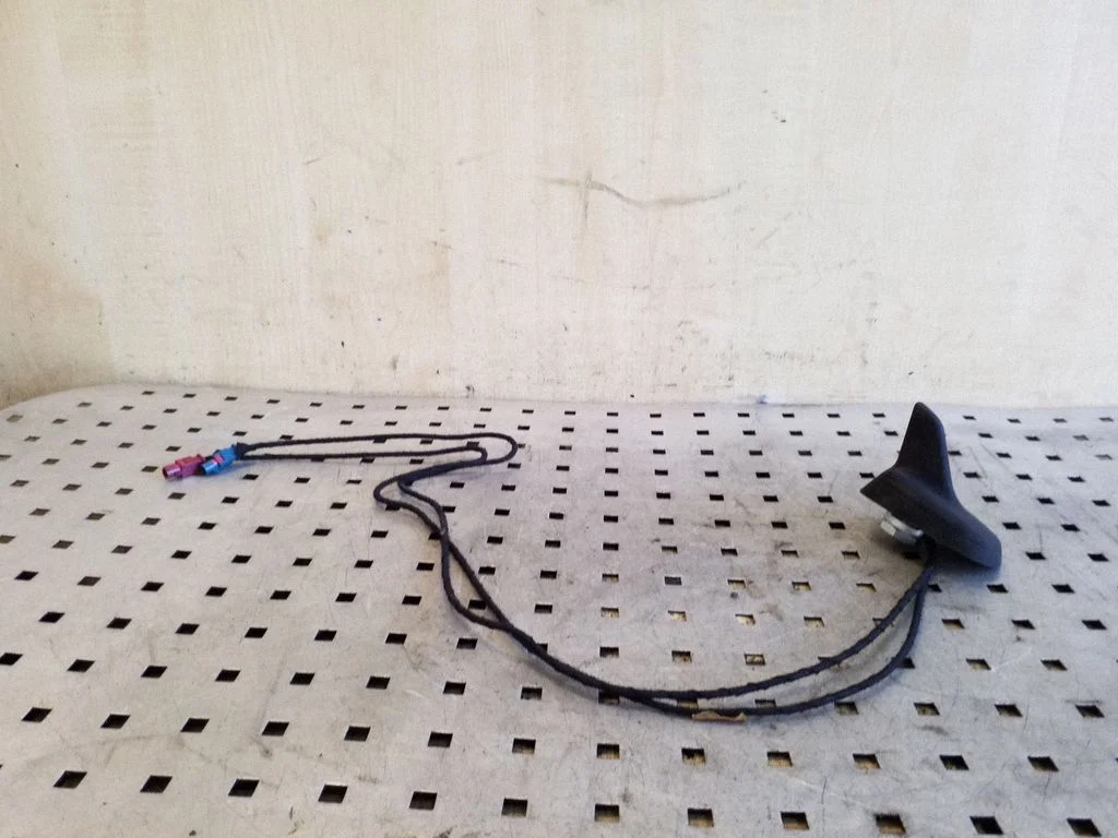 Antenn (GPS-antenn) 4L0035503F