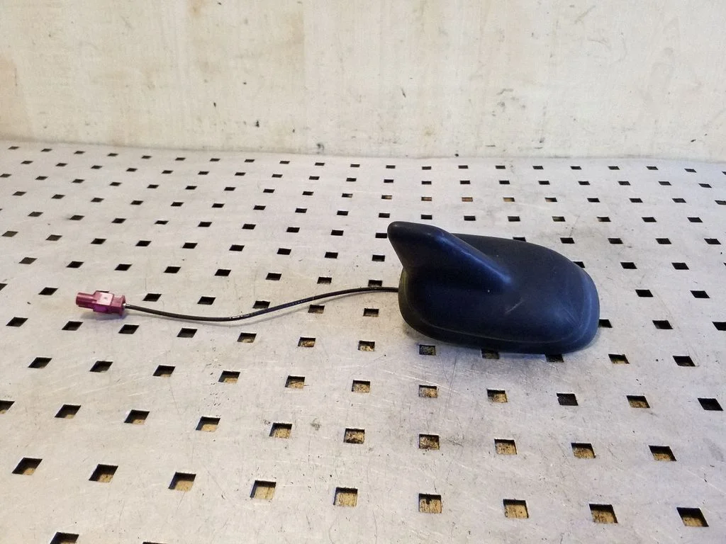 Aerial GPS antenna – Skoda Superb B6 (3T) (2008-2015)