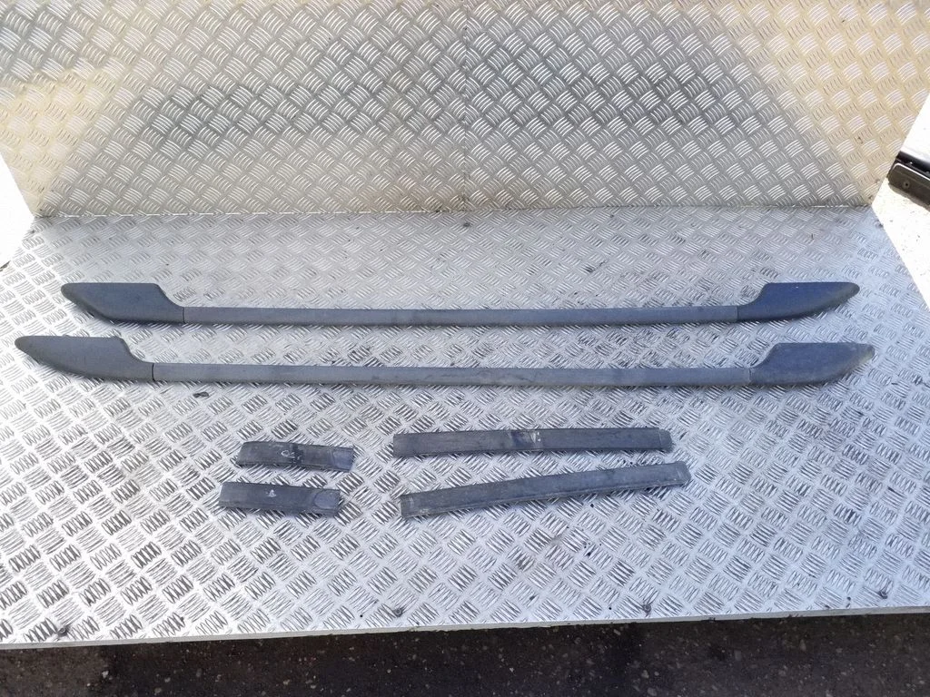 Roof bar rail