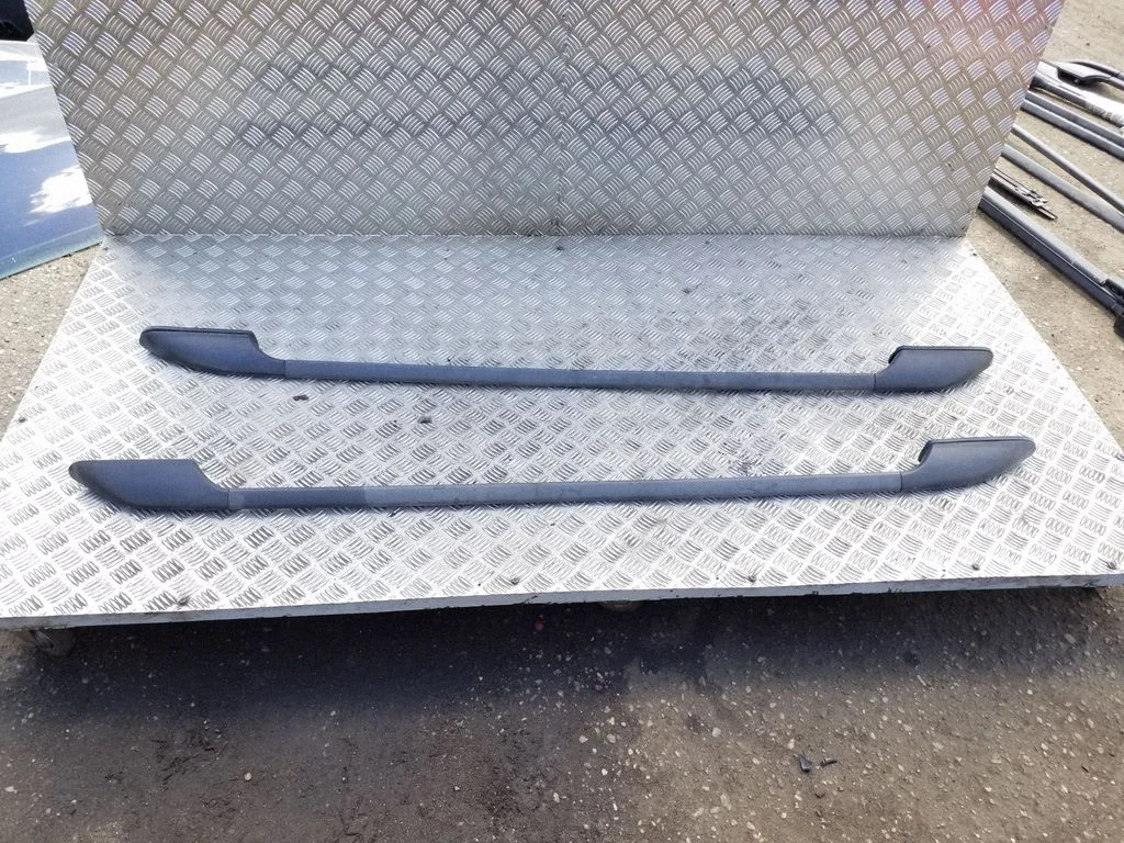 Roof bar rail