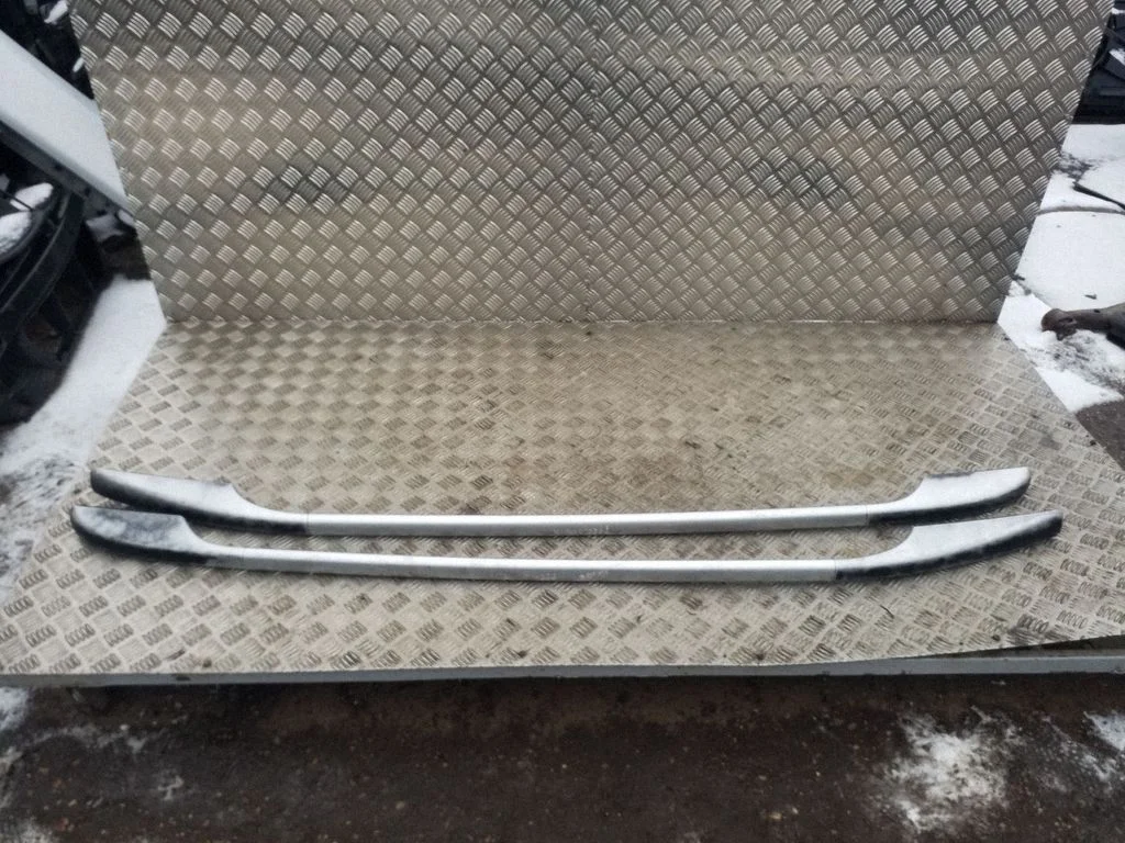 Roof bar rail