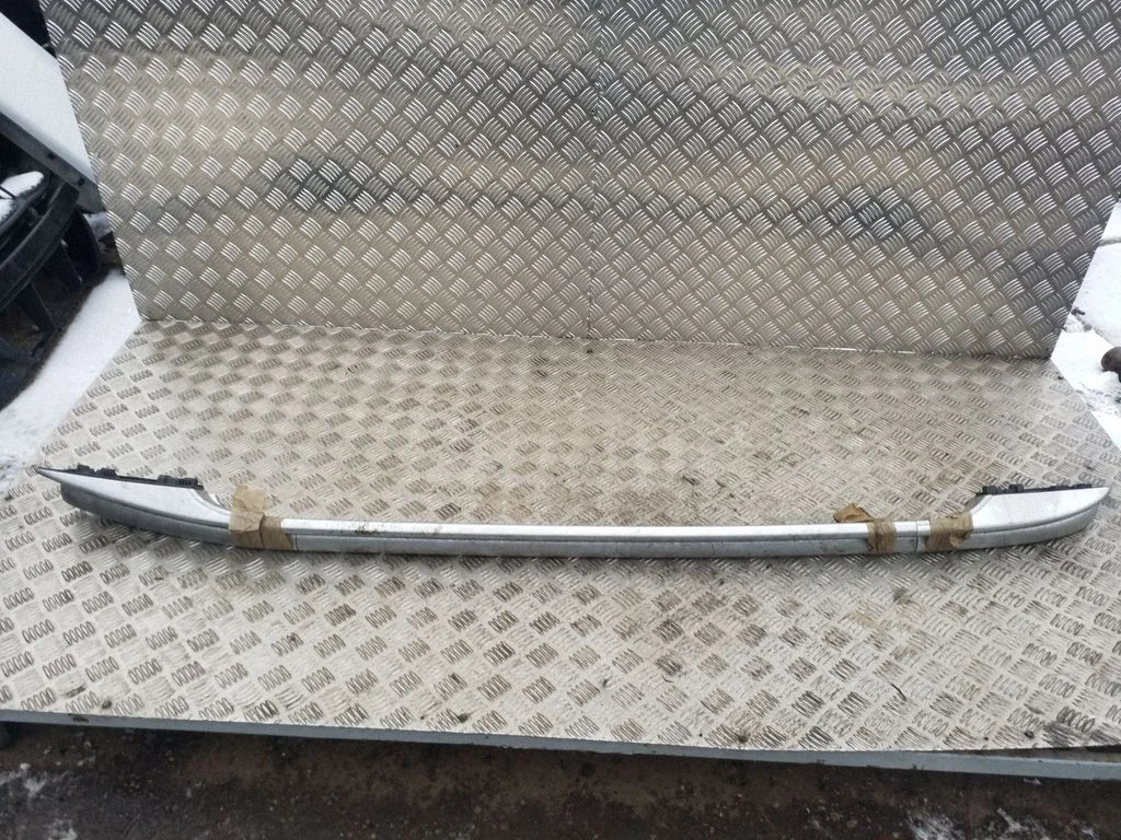 Roof bar rail