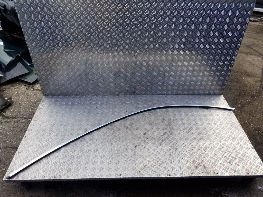 Katuse liist „molding" – parem