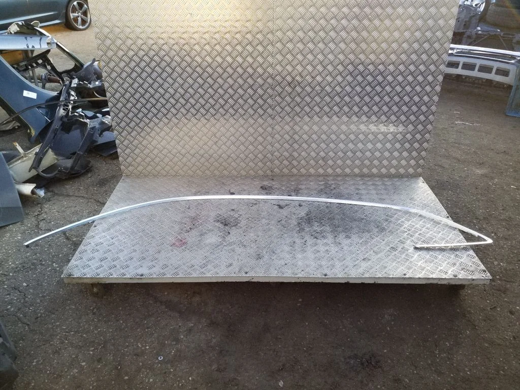 Katuse liist „molding" – Audi Q5 SQ5 8R (2008-2017)