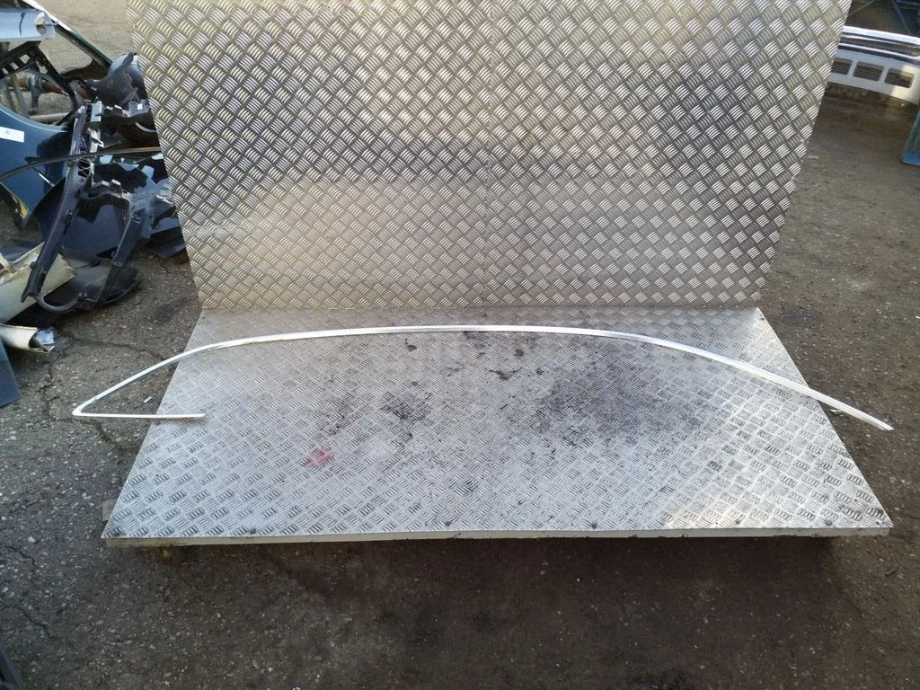 Katuse liist „molding" – Audi Q5 SQ5 8R (2008-2017)