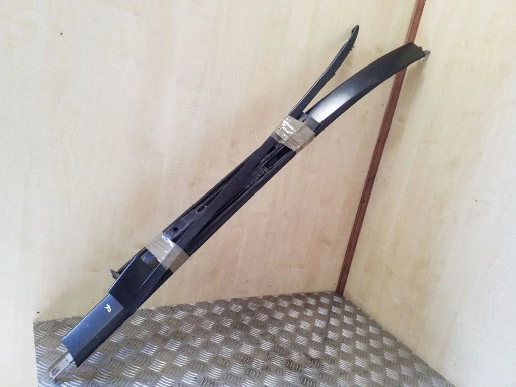 Katuse liist „molding" – Honda CR-V (2007-2012)