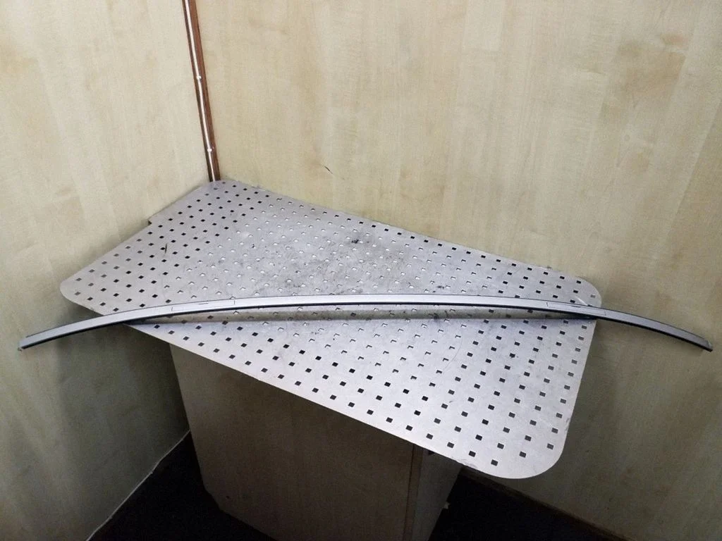Jumta apdares līste „moldings" – labā