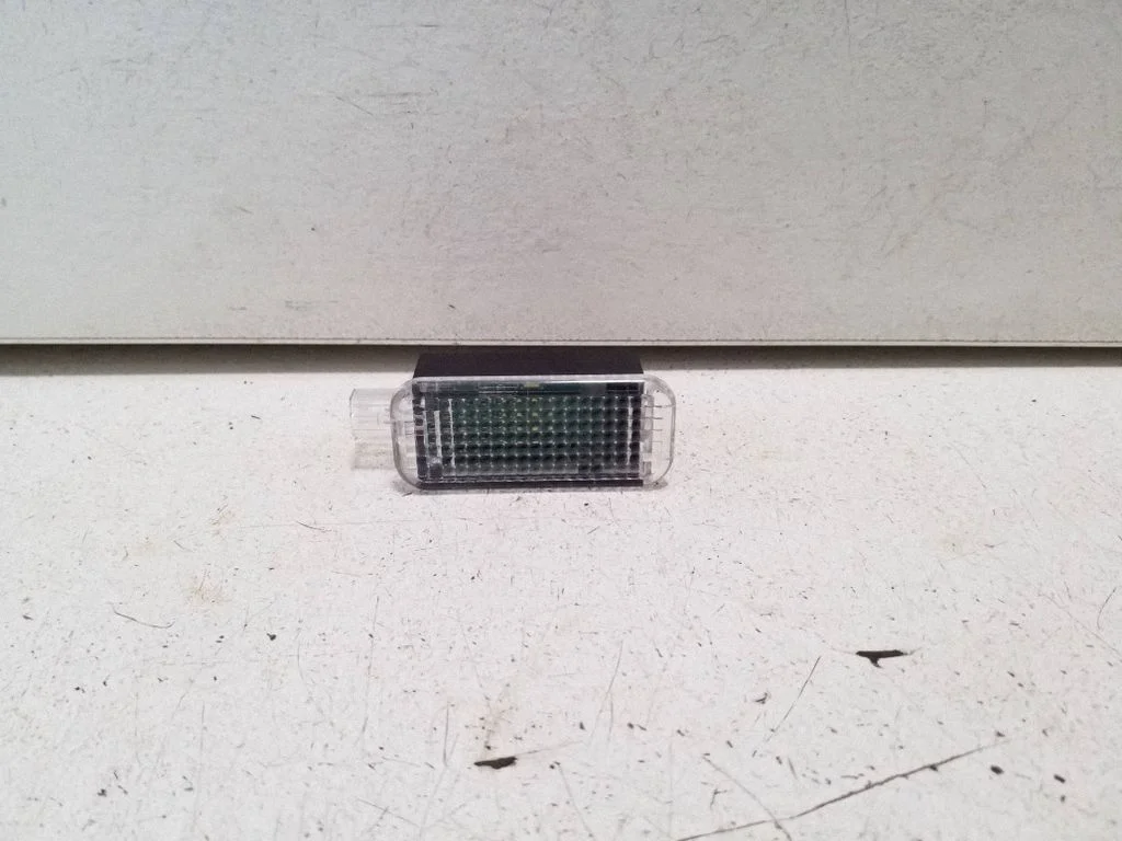 Other interior light 4E0947415