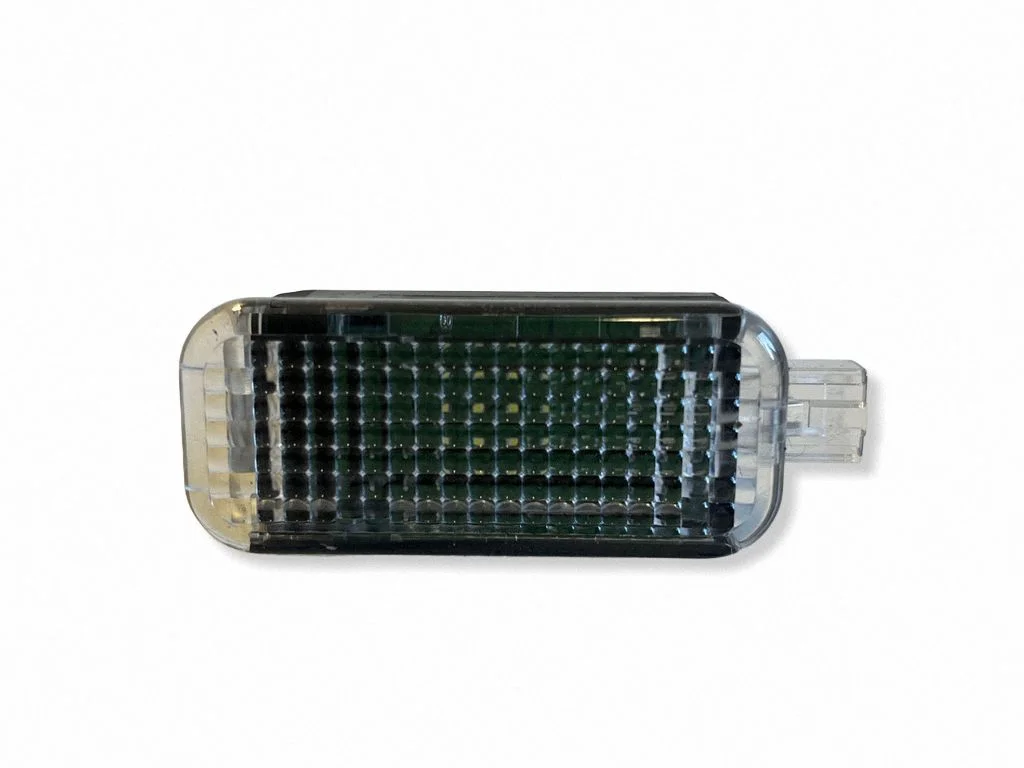 Cits salona lukturis 4E0947415
