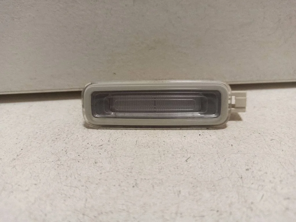 Cits salona lukturis 4M0947105