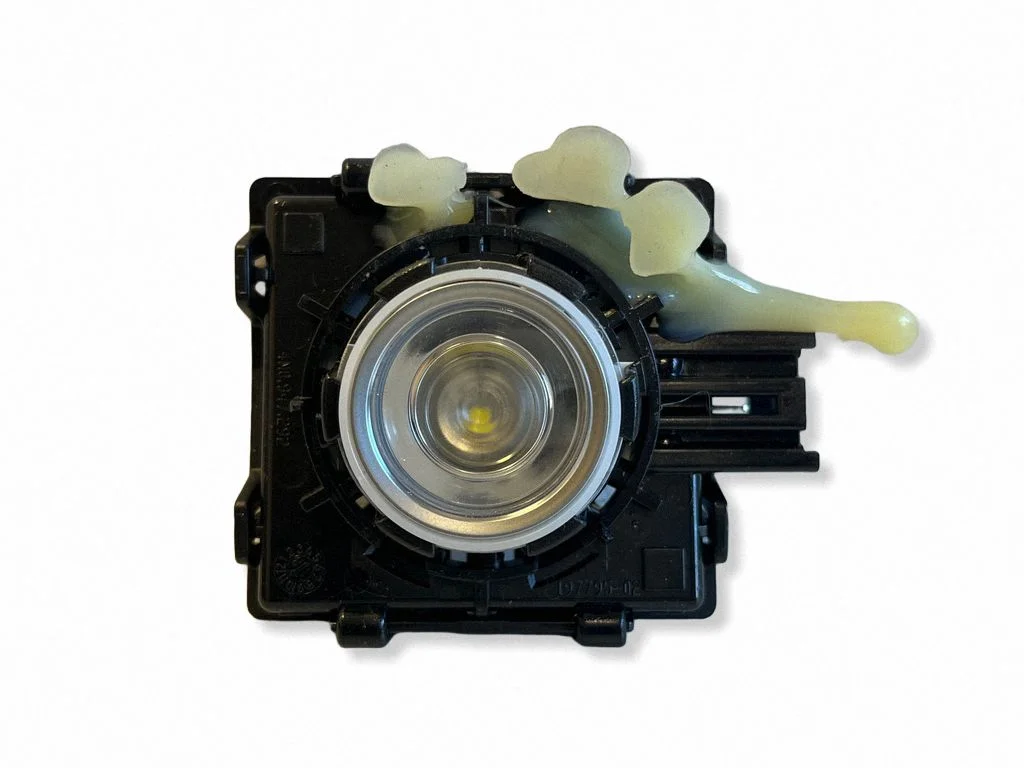 Cits salona lukturis 4M0947292