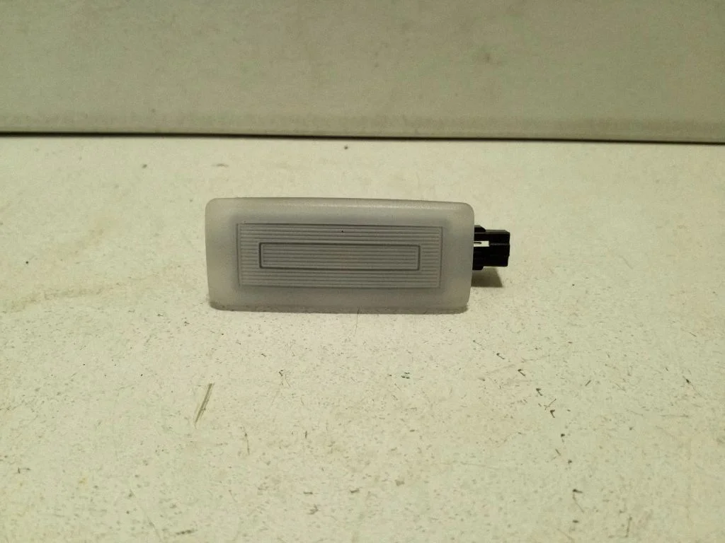 Inna lampka wnętrza 10A947109A