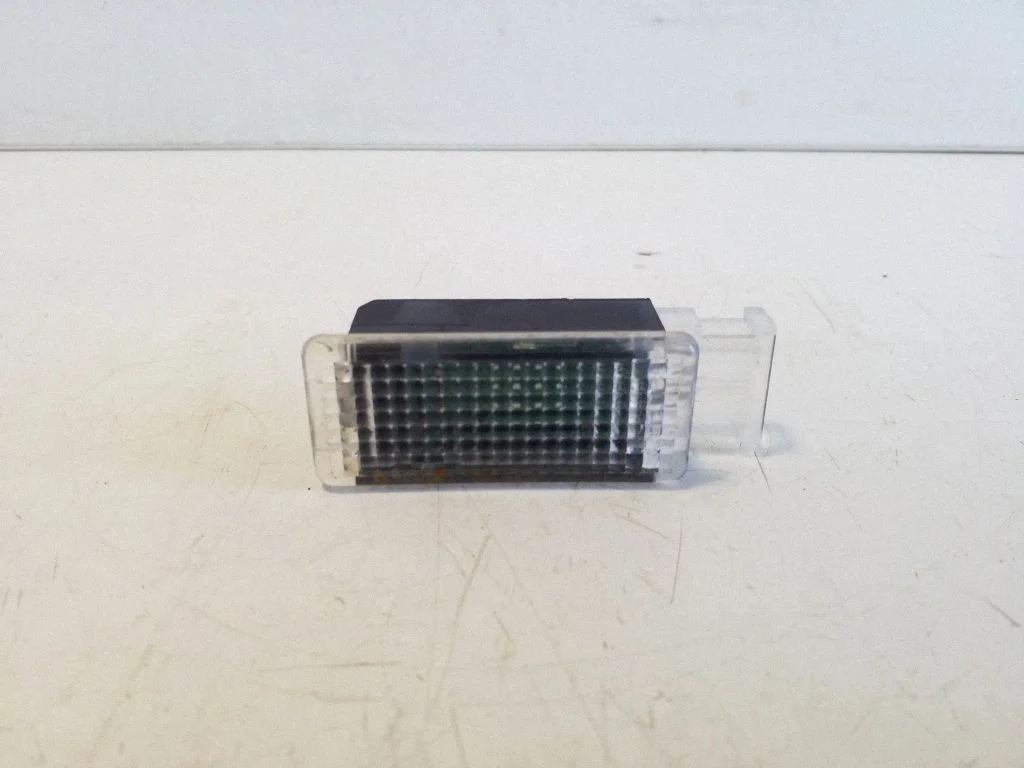 Cits salona lukturis 5G0947409