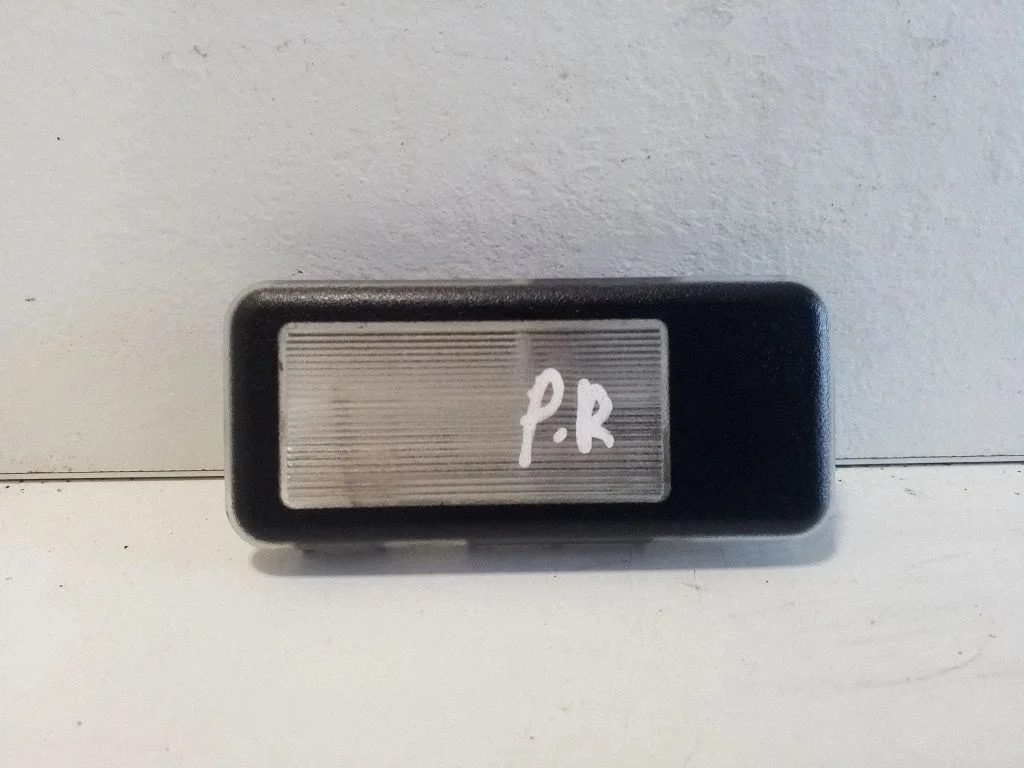 Other interior light – front right