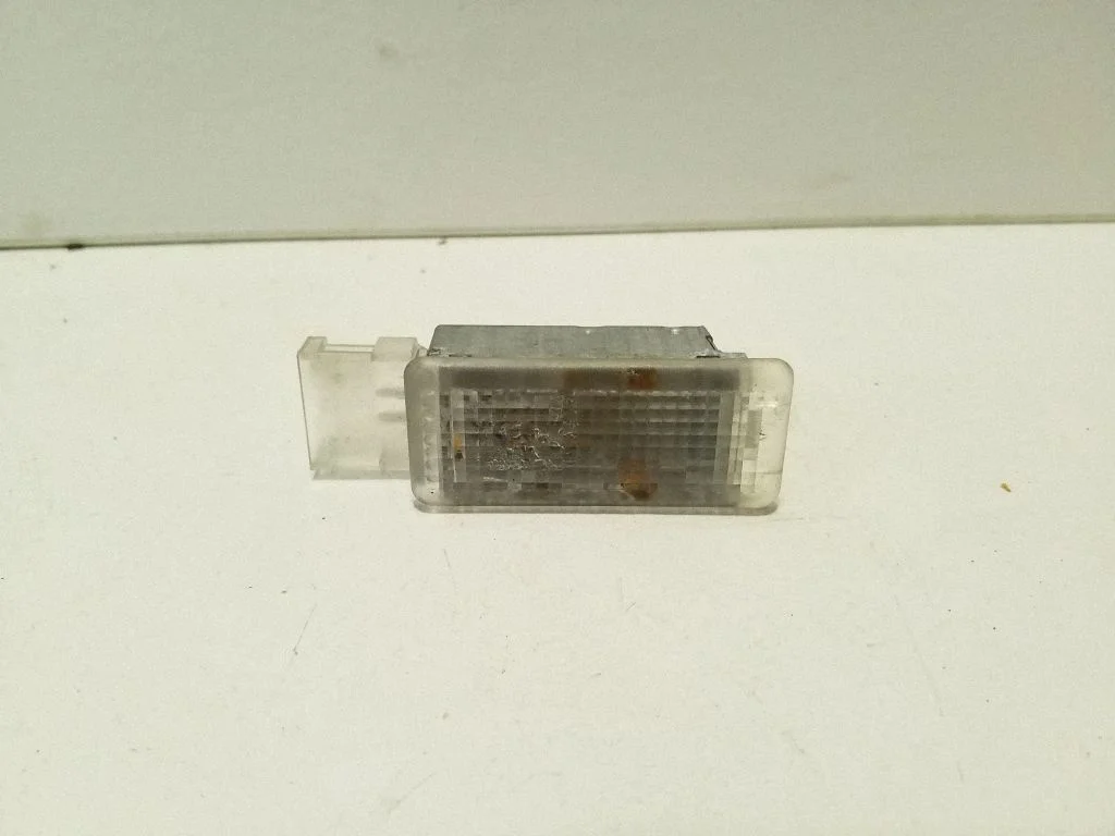 Cits salona lukturis 7L0947415