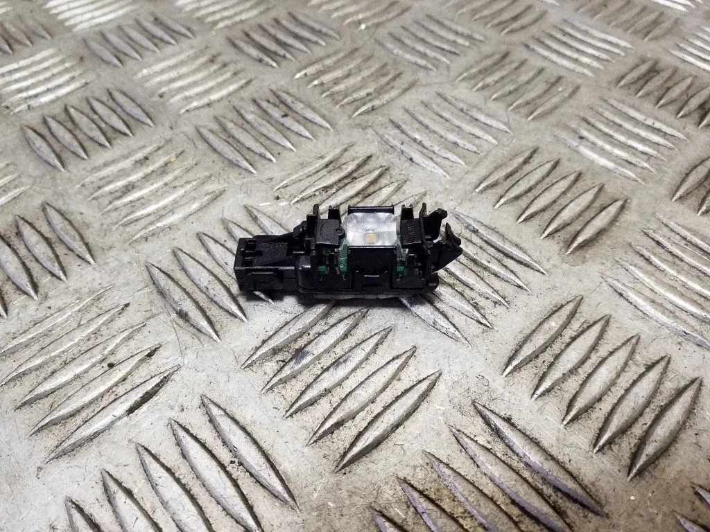 Other interior light – Volvo XC70 (2014-2016)