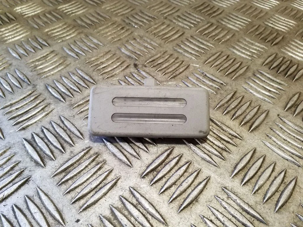 Cits salona lukturis – BMW 3. sērija E90 E91 (2005-2012)