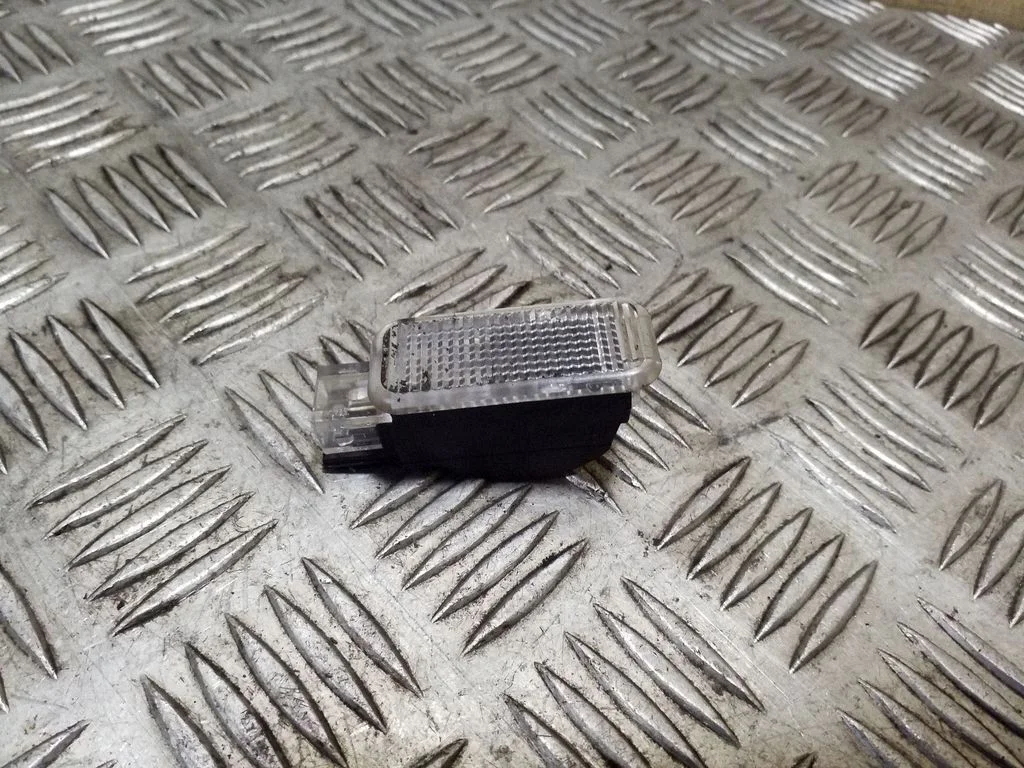 Muu salongituli 4B0947415A