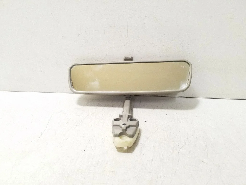 Rear view mirror (interior) E130187358