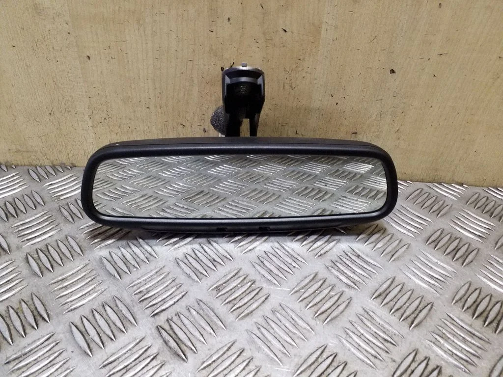 Rear view mirror (interior) – Land Rover Discovery 3 - LR3 (2005-2009)