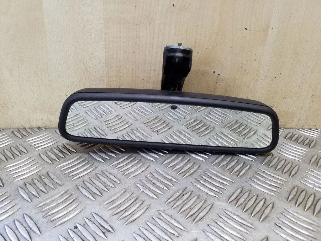 Atpakaļskata spogulis (salonā) 8236774