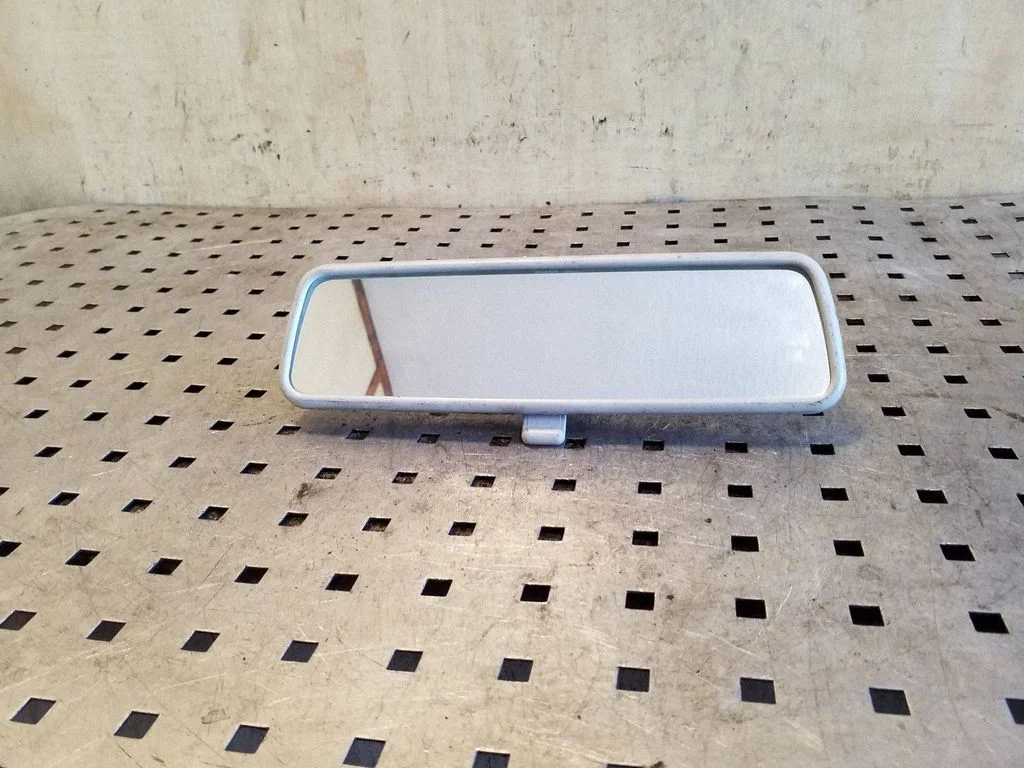 Rear view mirror (interior) E9014022