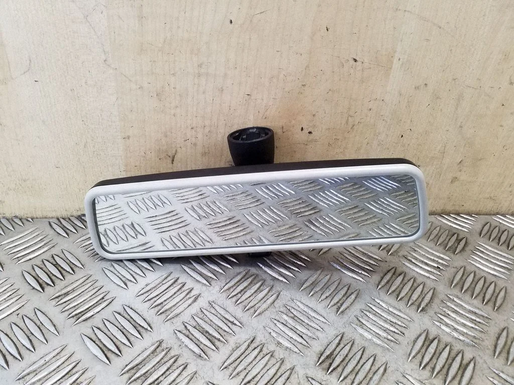 Rear view mirror (interior) – Volkswagen Tiguan (2007-2016)