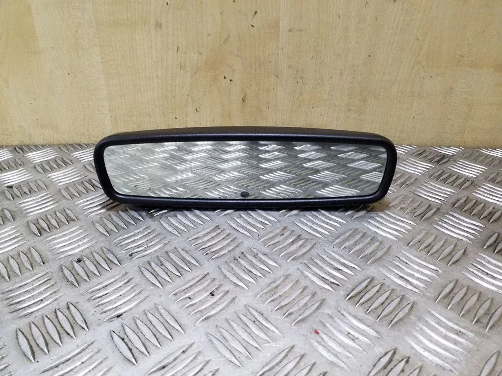 Rear view mirror (interior) 026532