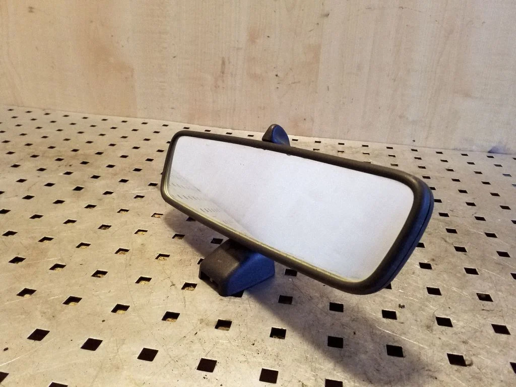 Rear view mirror (interior) E2015009