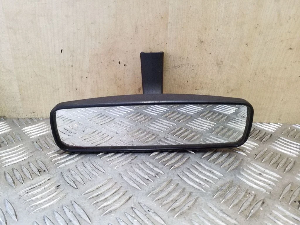 Rear view mirror (interior) E200708