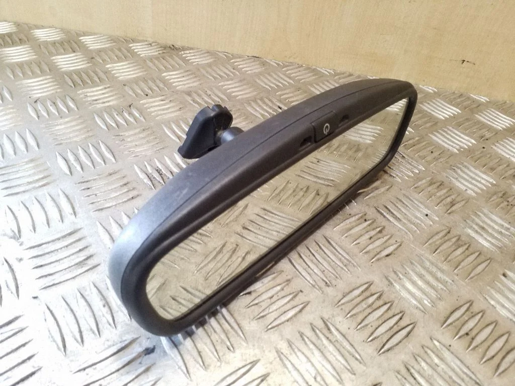 Rear view mirror (interior) 9050685