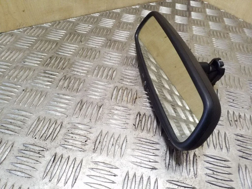 Rear view mirror (interior) 9050685