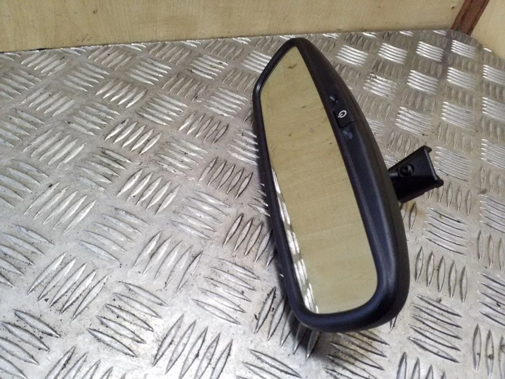 Rear view mirror (interior) 9050685
