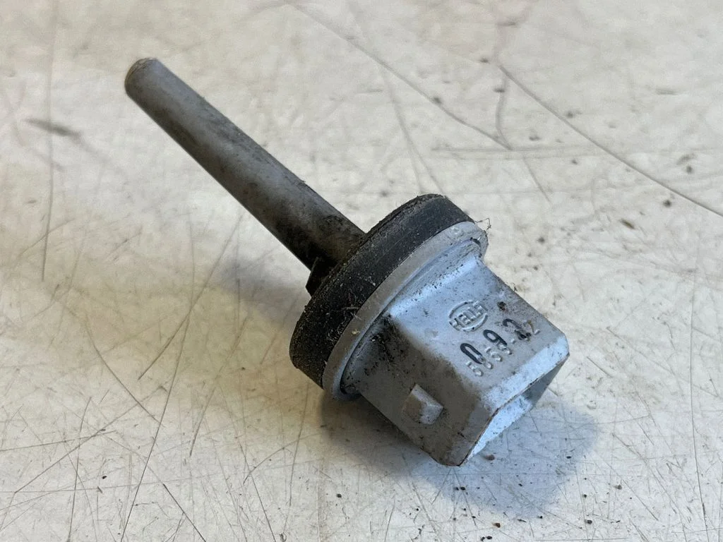 Interior temperature sensor 4A0820539