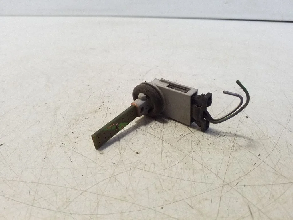 Interior temperature sensor 3D0907543A