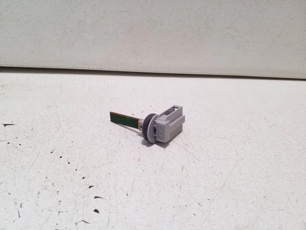 Interior temperature sensor 3D0907543A