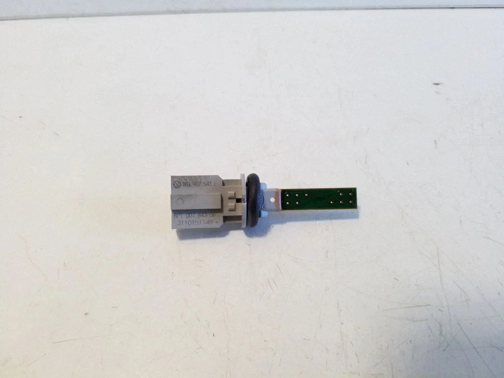 Salona temperatūras sensors 1K0907543E