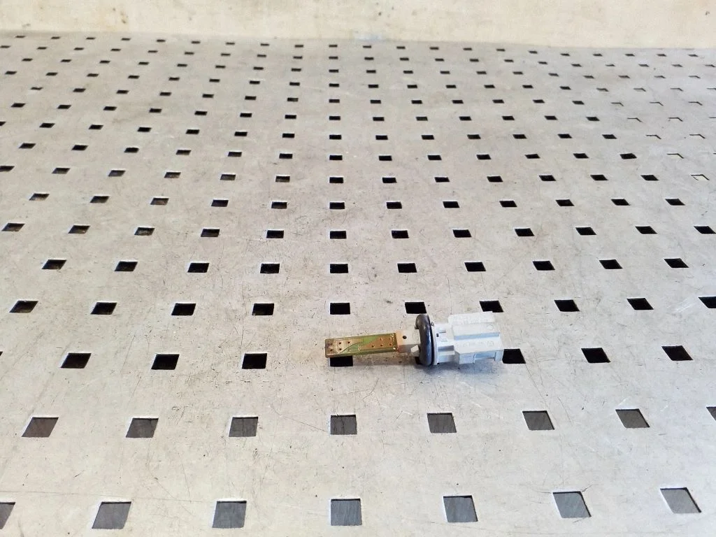 Salona temperatūras sensors 1K0907543E