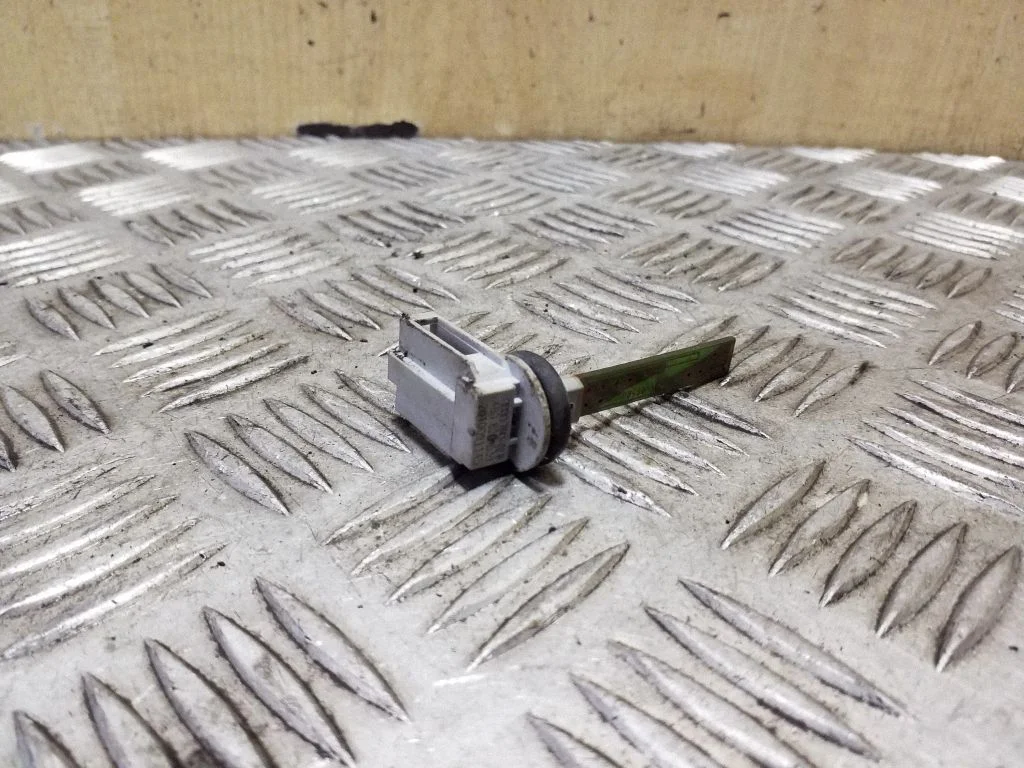 Salona temperatūras sensors 4B0820539