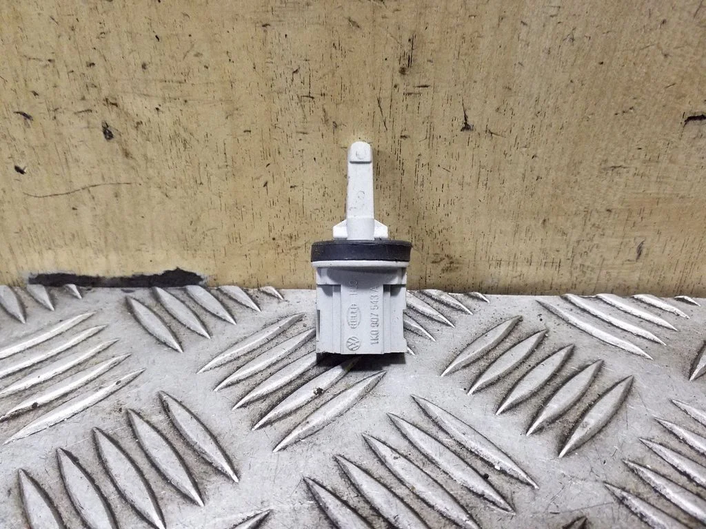 Interior temperature sensor 1K0907543A