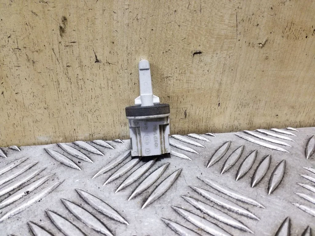 Interior temperature sensor 1K0907543A