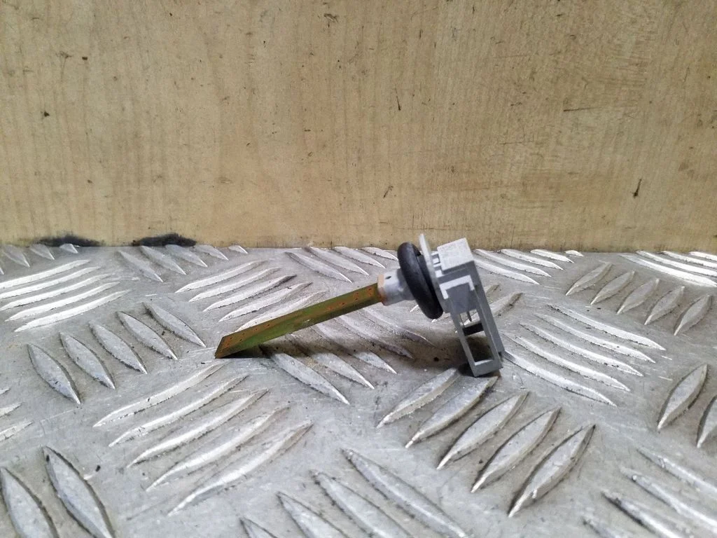 Salona temperatūras sensors 4B0820539
