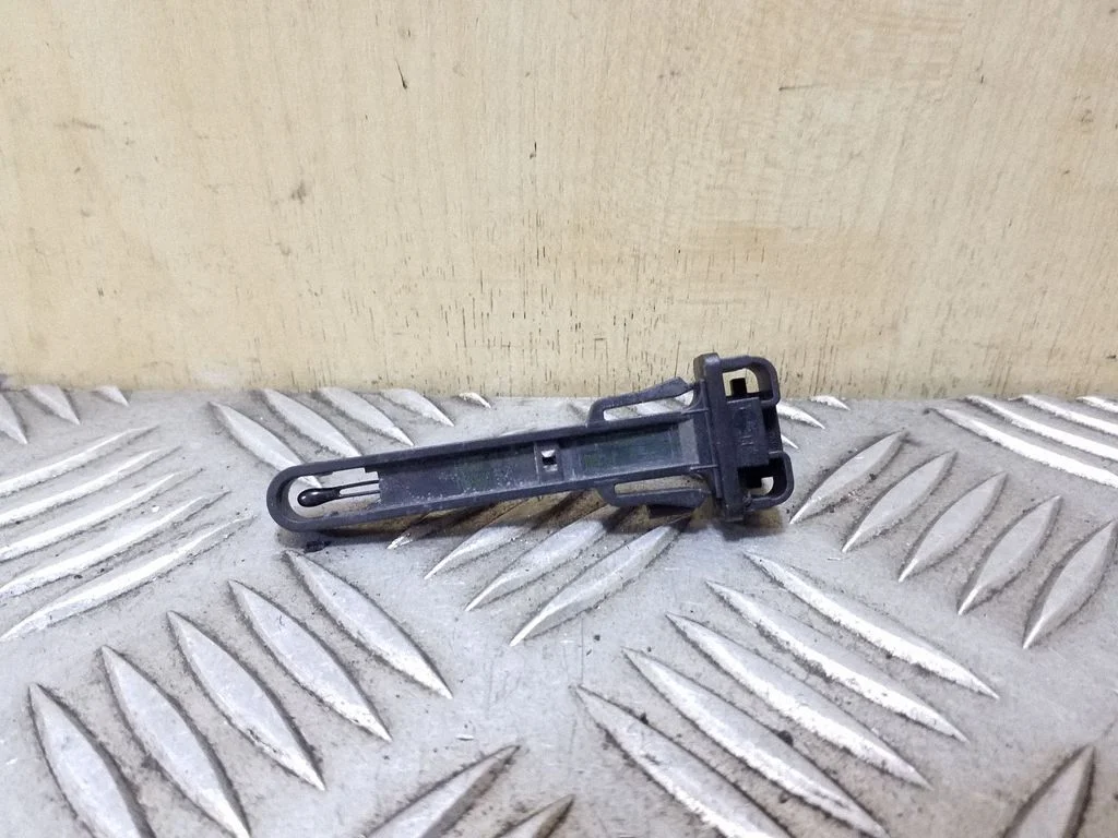 Interior temperature sensor 64116930015